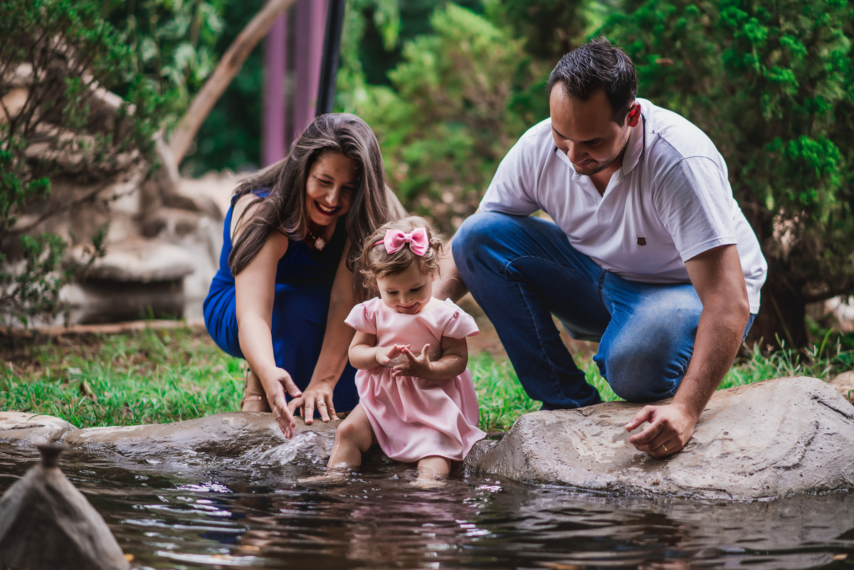 Helena arrasando no seu ensaio Smash the Cake realizado no espaço ao ar livre em nosso estúdio em Bebedouro - SP 