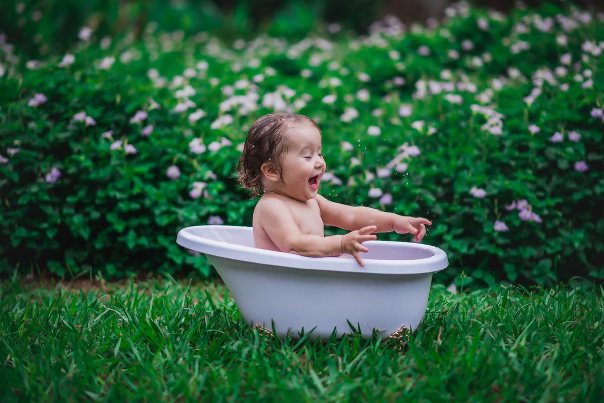 Helena arrasando no seu ensaio Smash the Cake realizado no espaço ao ar livre em nosso estúdio em Bebedouro - SP 
