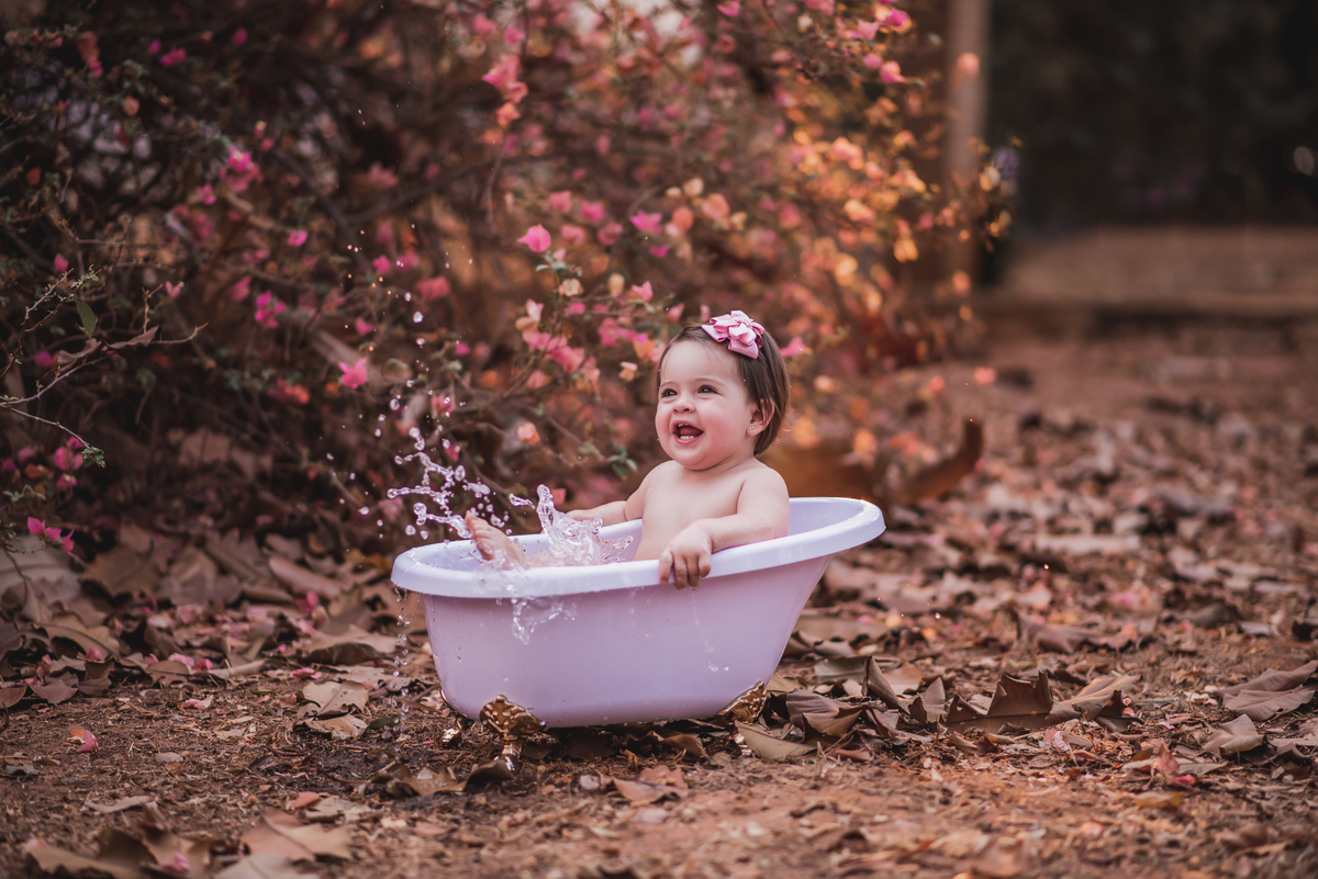 A Ana luiza se divertiu muito no seu ensaio Smash the Cake que fizemos no nosso estúdio em Bebedouro - Sp