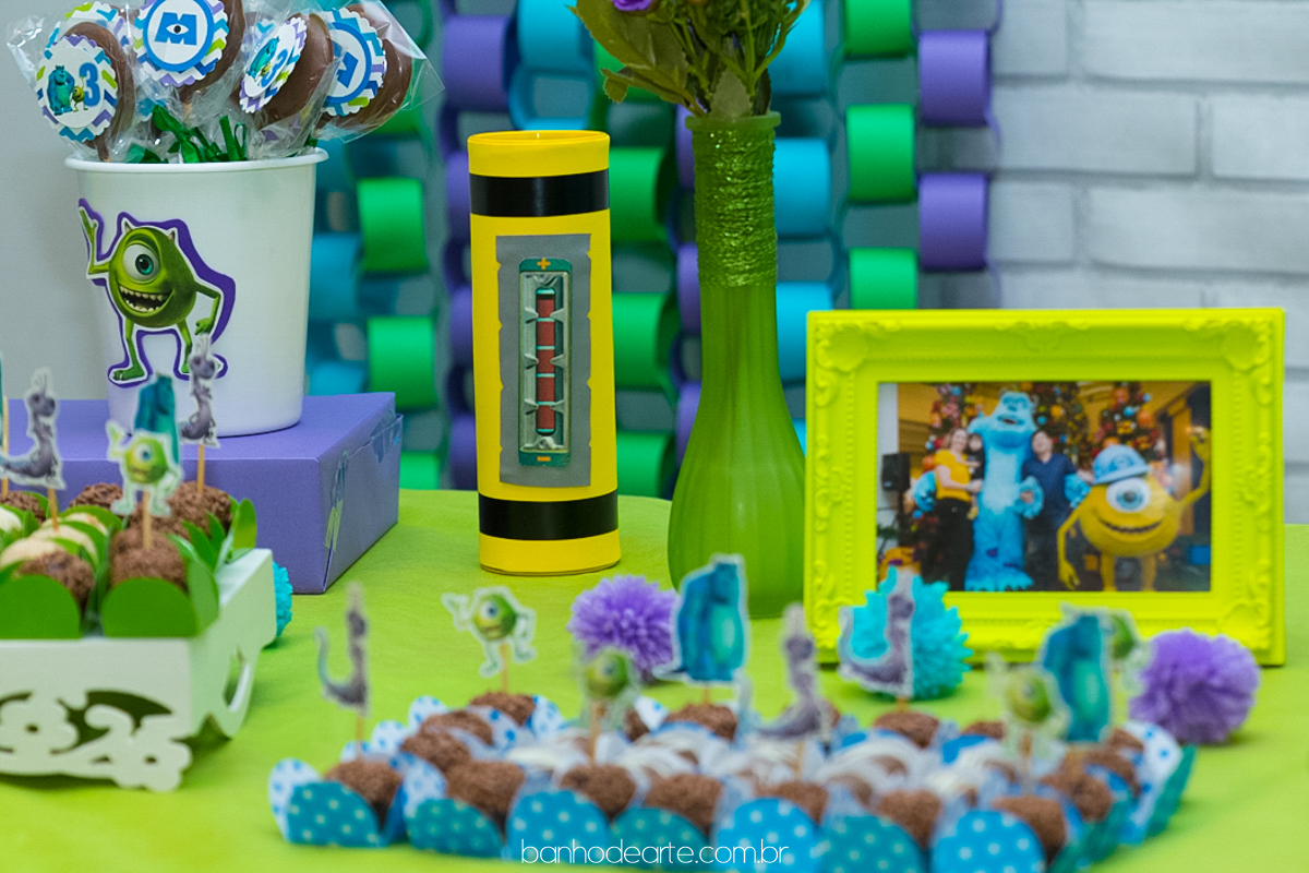 Tema Monstros S.A | Yuri Kenzo 3 anos fotografado por Banho de Arte