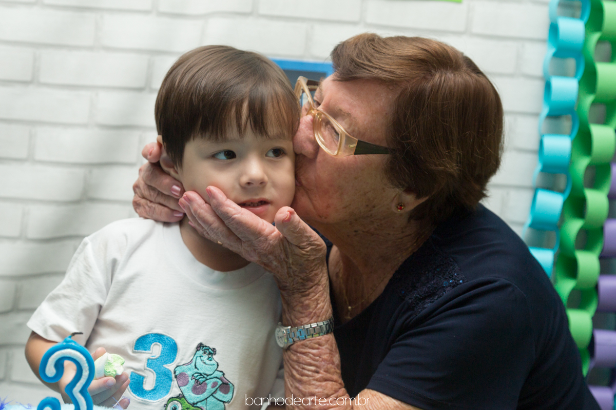 Tema Monstros S.A | Yuri Kenzo 3 anos fotografado por Banho de Arte