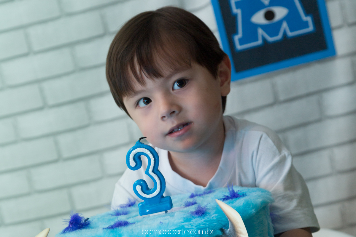 Tema Monstros S.A | Yuri Kenzo 3 anos fotografado por Banho de Arte