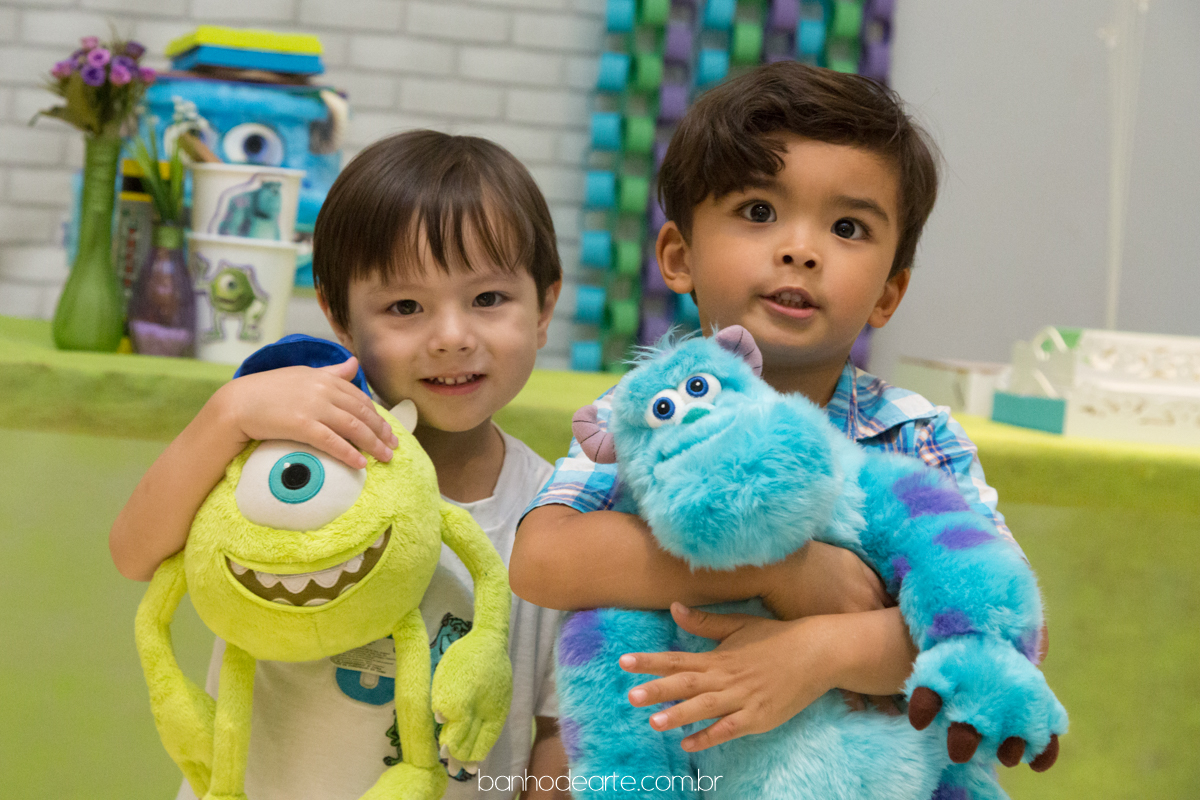Tema Monstros S.A | Yuri Kenzo 3 anos fotografado por Banho de Arte