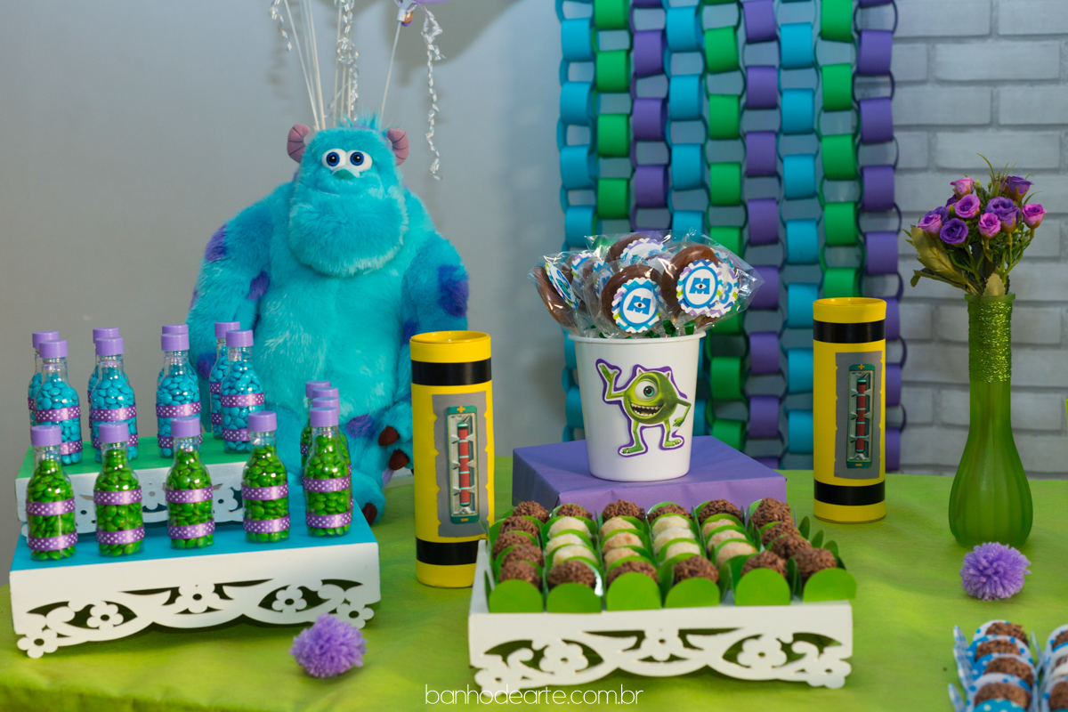 Tema Monstros S.A | Yuri Kenzo 3 anos fotografado por Banho de Arte