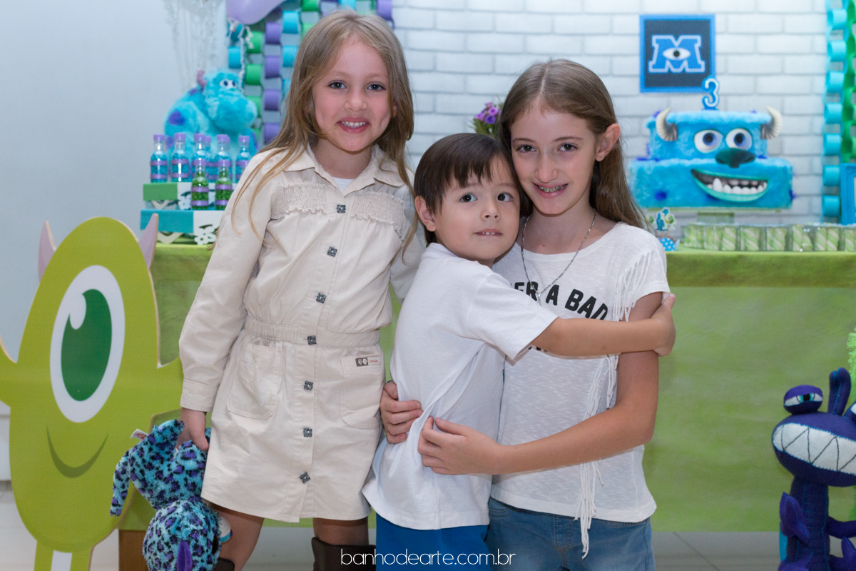 Tema Monstros S.A | Yuri Kenzo 3 anos fotografado por Banho de Arte