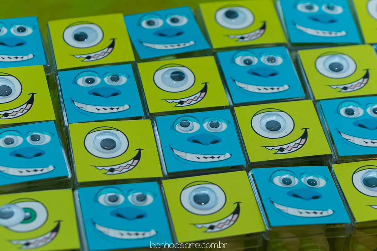 Tema Monstros S.A | Yuri Kenzo 3 anos fotografado por Banho de Arte