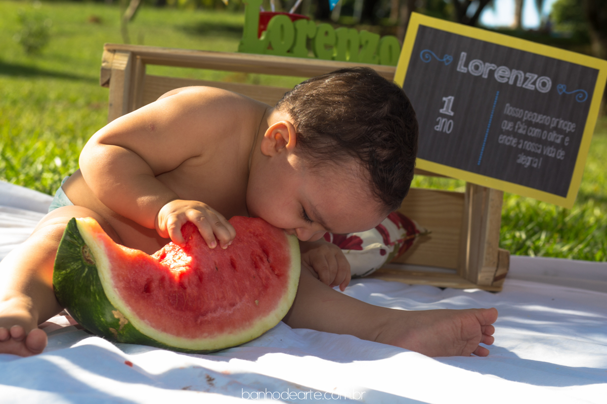 Smash the Watermelon |  Lorenzo e  Isadora fotografado por Banho de Arte