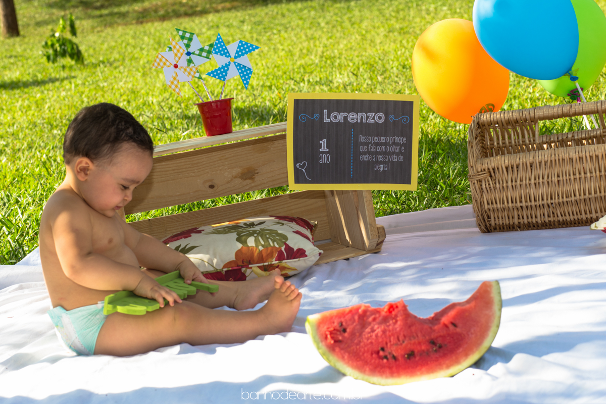 Smash the Watermelon |  Lorenzo e  Isadora fotografado por Banho de Arte