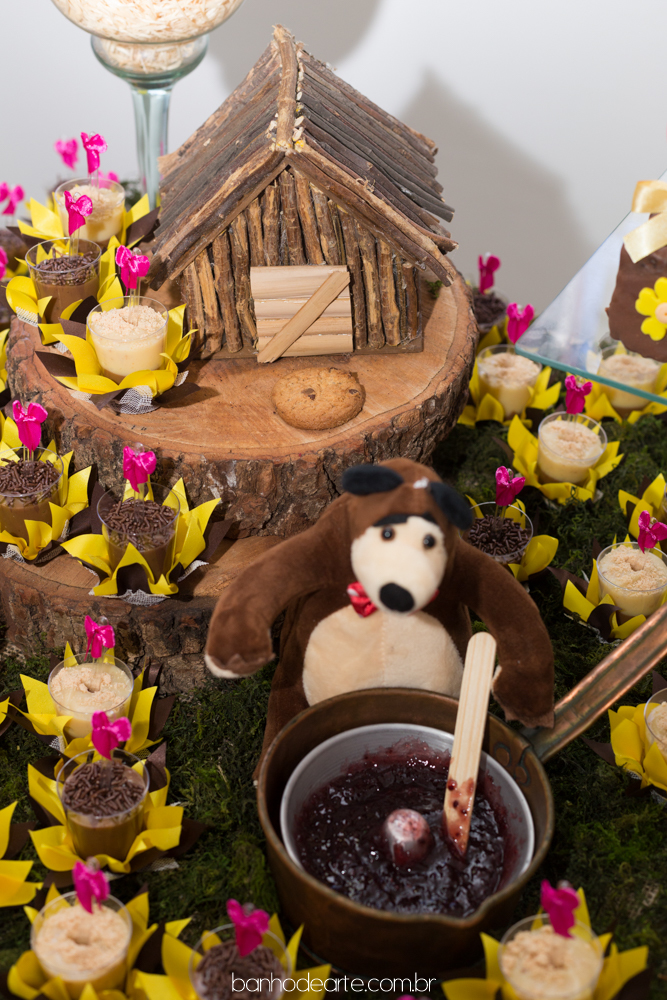 Festa tema Masha e o Urso - Aniversario Maria Fernanda 2 anos - Banho de Arte