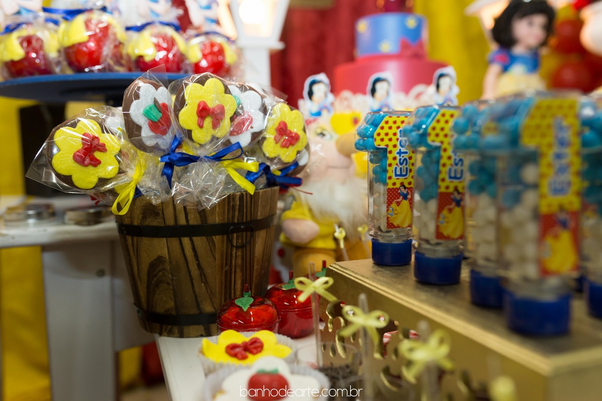 Aniversario de 1 ano da Ester com o tema da Branca de Neve