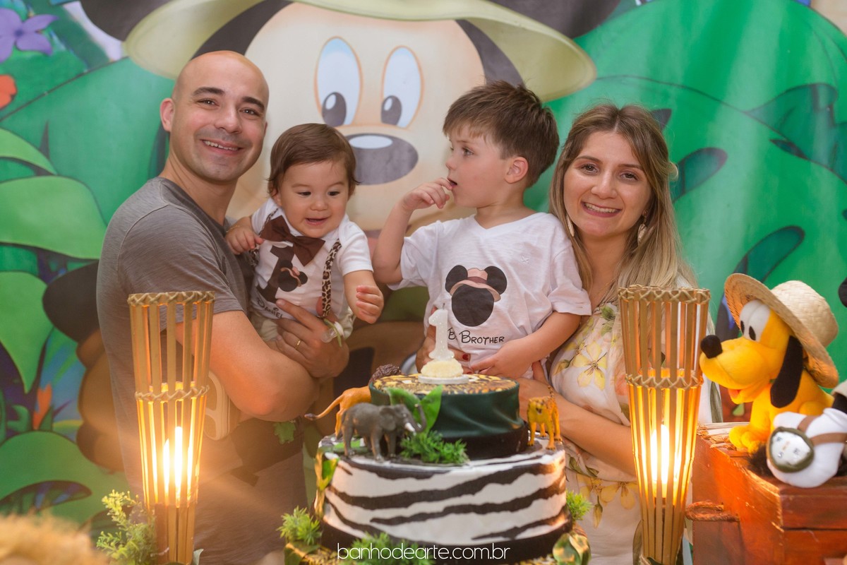 Aniversário de 1 aninho do Daniel - Tema Mickey Safari - Buffet Mago Ra Tim Boom