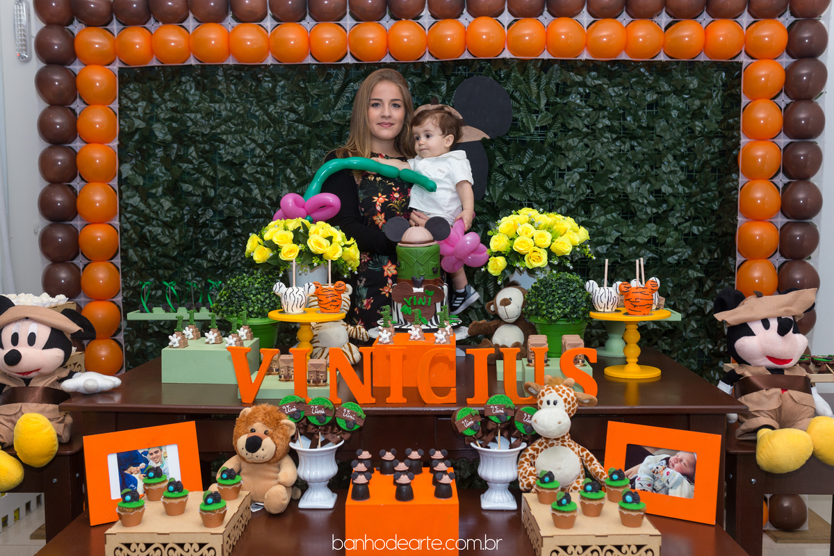 Aniversário de 1 ano do Vinícius - Tema Mickey Safari
