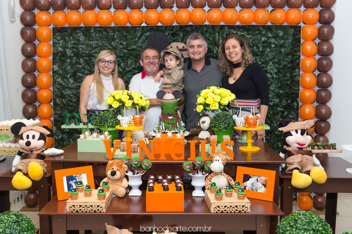 Aniversário de 1 ano do Vinícius - Tema Mickey Safari