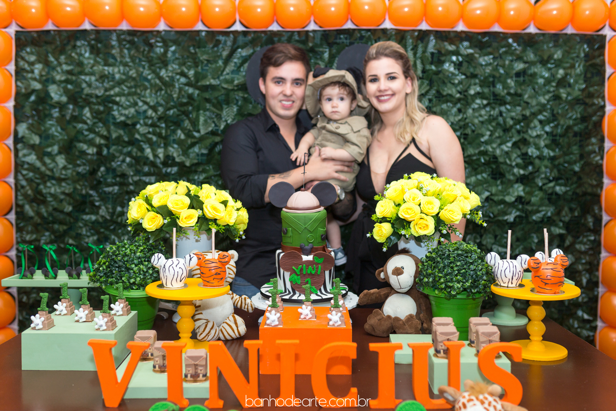 Aniversário de 1 ano do Vinícius - Tema Mickey Safari