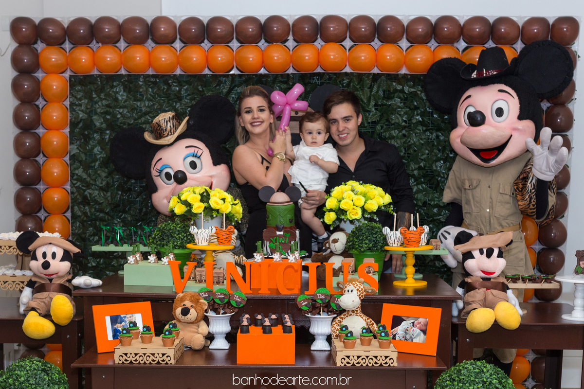 Aniversário de 1 ano do Vinícius - Tema Mickey Safari