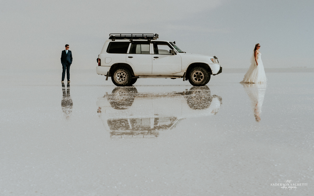 Trash the dress salar do uyuni, ensaio fotográfico, ensaio de casal, Salar do Uyuni Bolívia, espelhado, noiva, noivo, Anderson Sachetti