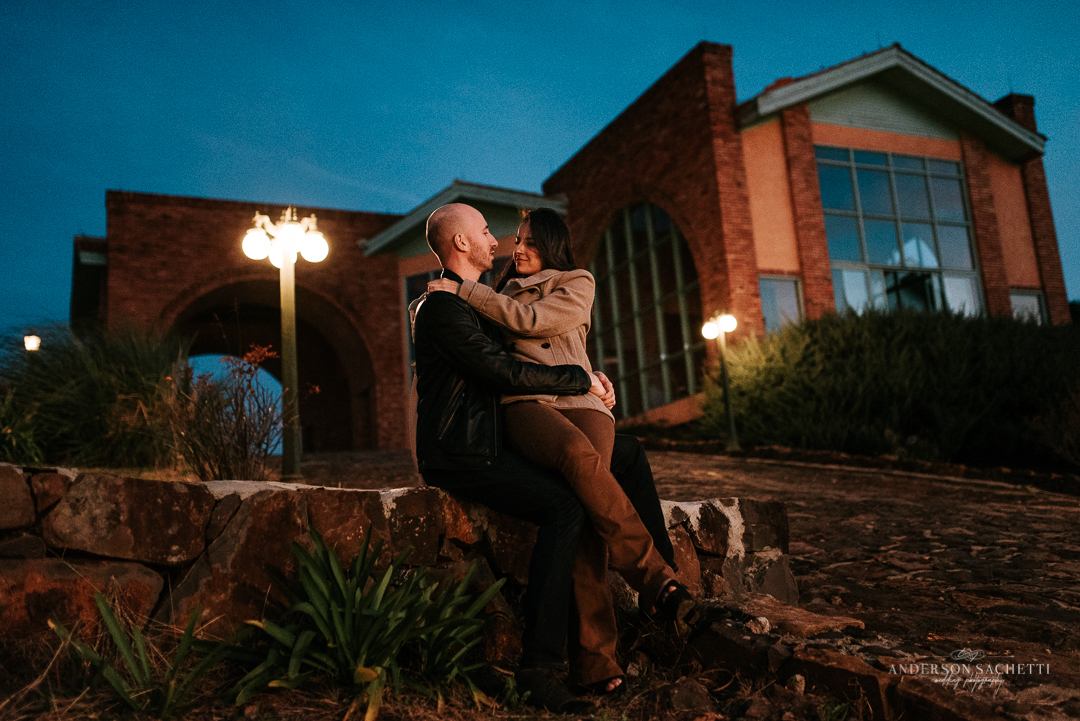 ensaio de casal pre-wedding vinícola villa francioni a noite