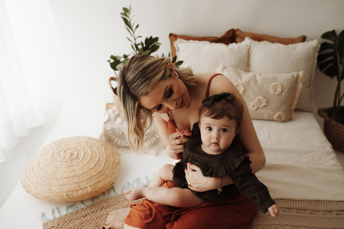 Ensaioinfantilcuritiba,ensaiodefamilia-fotosdefamiliacuritiba-ensaiodebebescuritiba-fotografainfantilcuritiba-tainaportofotografia-estudiofotograficocuritiba