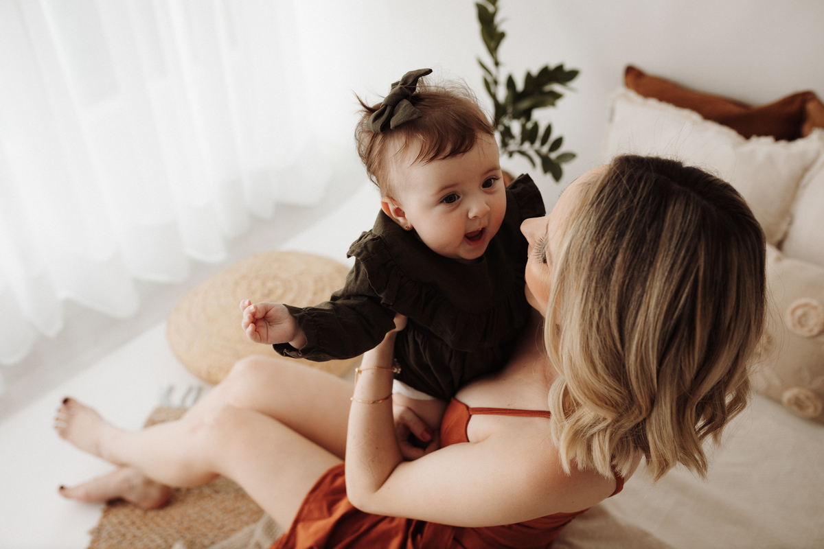 Ensaioinfantilcuritiba,ensaiodefamilia-fotosdefamiliacuritiba-ensaiodebebescuritiba-fotografainfantilcuritiba-tainaportofotografia-estudiofotograficocuritiba
