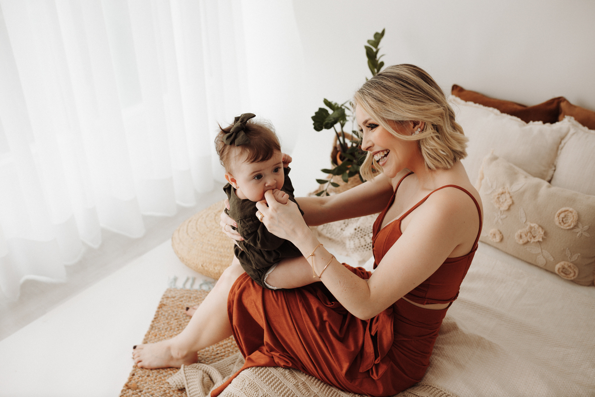 Ensaioinfantilcuritiba,ensaiodefamilia-fotosdefamiliacuritiba-ensaiodebebescuritiba-fotografainfantilcuritiba-tainaportofotografia-estudiofotograficocuritiba