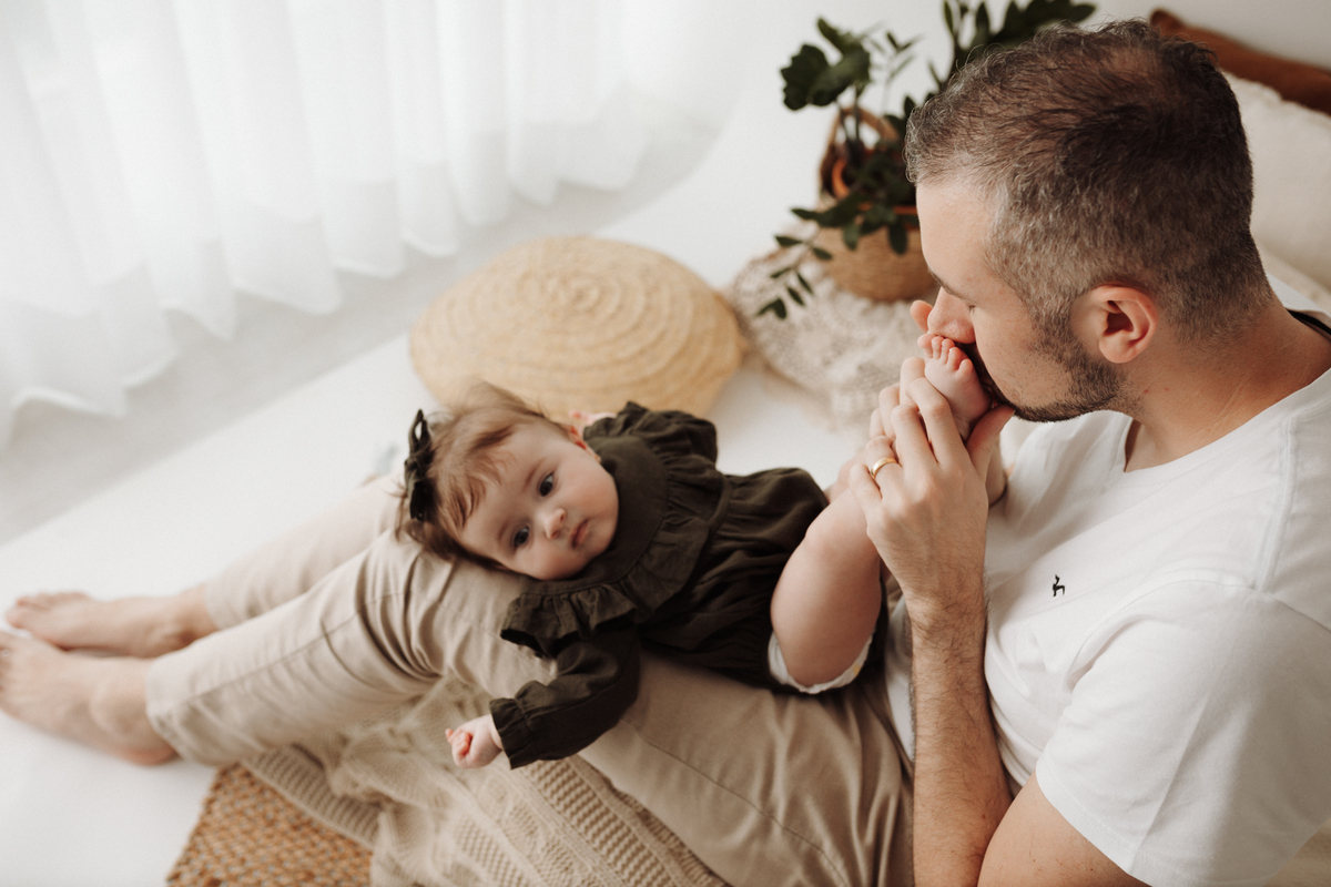 Ensaioinfantilcuritiba,ensaiodefamilia-fotosdefamiliacuritiba-ensaiodebebescuritiba-fotografainfantilcuritiba-tainaportofotografia-estudiofotograficocuritiba