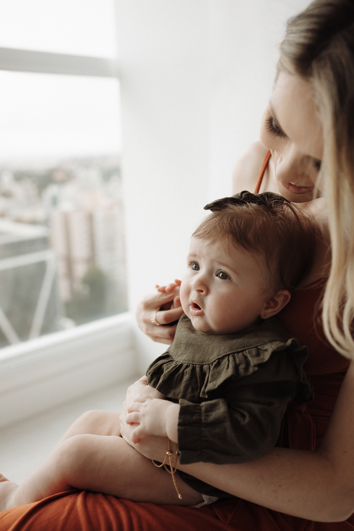 Ensaioinfantilcuritiba,ensaiodefamilia-fotosdefamiliacuritiba-ensaiodebebescuritiba-fotografainfantilcuritiba-tainaportofotografia-estudiofotograficocuritiba