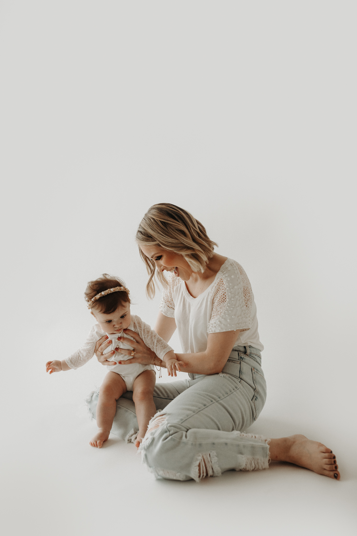 Ensaioinfantilcuritiba,ensaiodefamilia-fotosdefamiliacuritiba-ensaiodebebescuritiba-fotografainfantilcuritiba-tainaportofotografia-estudiofotograficocuritiba