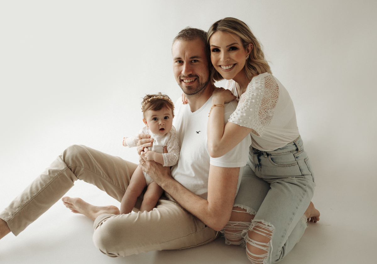 Ensaioinfantilcuritiba,ensaiodefamilia-fotosdefamiliacuritiba-ensaiodebebescuritiba-fotografainfantilcuritiba-tainaportofotografia-estudiofotograficocuritiba