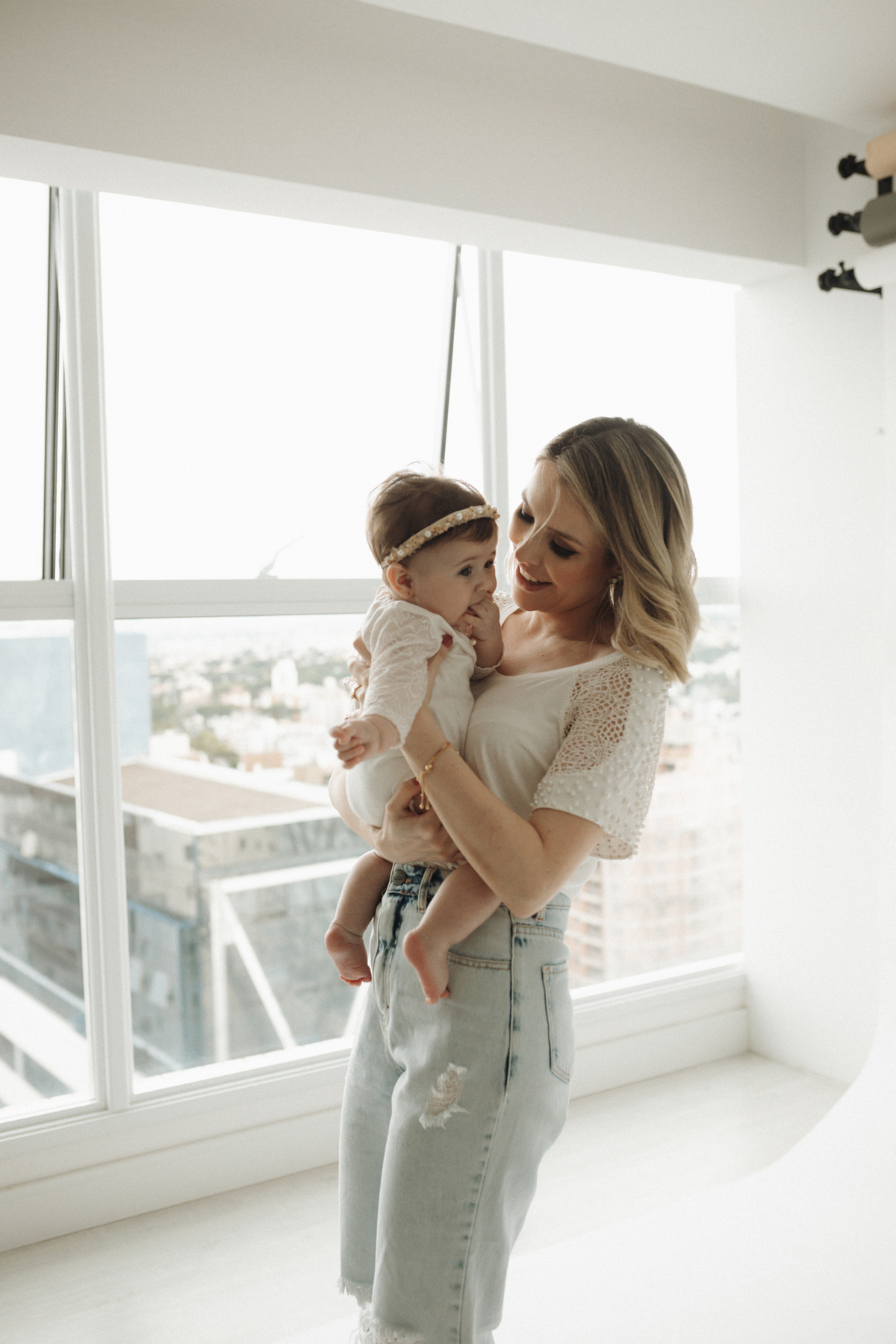 Ensaioinfantilcuritiba,ensaiodefamilia-fotosdefamiliacuritiba-ensaiodebebescuritiba-fotografainfantilcuritiba-tainaportofotografia-estudiofotograficocuritiba