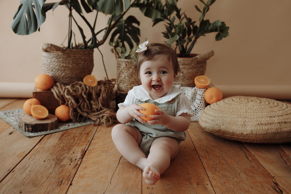 ensaioinfantilcuritiba,fotografiainfantil,fotosdebebes,ensaiodefamiliacuritiba,ensaioinfantilcuritiba,estudiofotograficocuritiba,tainaportofotografia,ensaiodefrutinhas,introduçãoalimentar