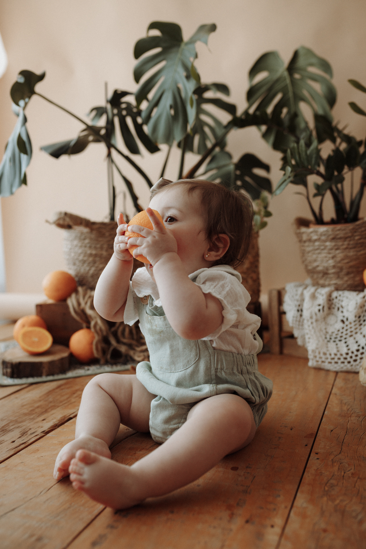 ensaioinfantilcuritiba,fotografiainfantil,fotosdebebes,ensaiodefamiliacuritiba,ensaioinfantilcuritiba,estudiofotograficocuritiba,tainaportofotografia,ensaiodefrutinhas,introduçãoalimentar