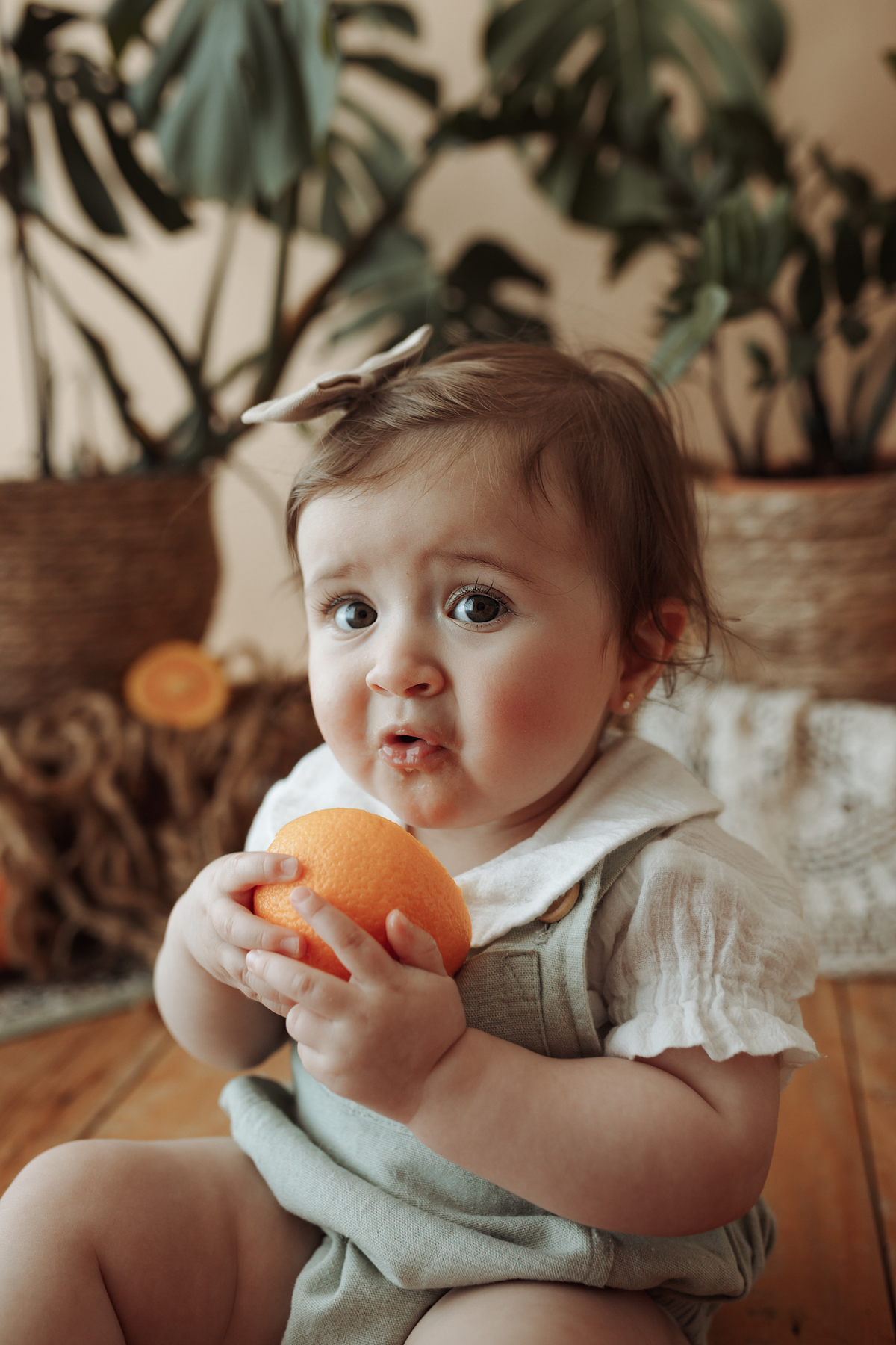 ensaioinfantilcuritiba,fotografiainfantil,fotosdebebes,ensaiodefamiliacuritiba,ensaioinfantilcuritiba,estudiofotograficocuritiba,tainaportofotografia,ensaiodefrutinhas,introduçãoalimentar