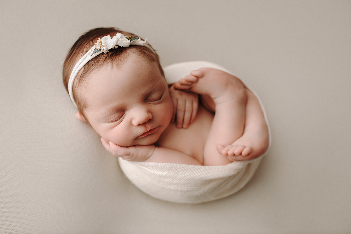 ensaionewborncuritiba,newborncuritiba,fotosderecemnascido,recemnascidoscuritba,fotografanewborncuritba,booknewborncuritiba,fotografanewborn,newborn,tainaportofotografia,tainaportofotografianewborn