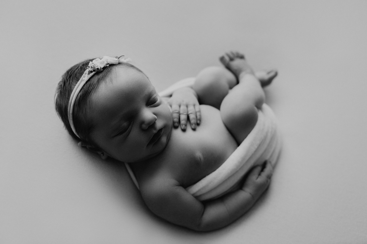 ensaionewborncuritiba,newborncuritiba,fotosderecemnascido,recemnascidoscuritba,fotografanewborncuritba,booknewborncuritiba,fotografanewborn,newborn,tainaportofotografia,tainaportofotografianewborn