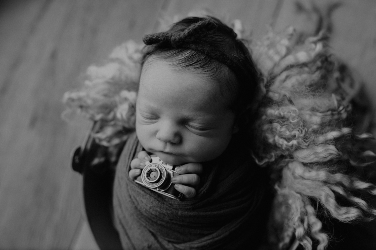 ensaionewborncuritiba,newborncuritiba,fotosderecemnascido,recemnascidoscuritba,fotografanewborncuritba,booknewborncuritiba,fotografanewborn,newborn,tainaportofotografia,tainaportofotografianewborn