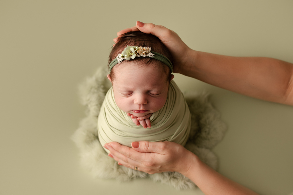ensaionewborncuritiba,newborncuritiba,fotosderecemnascido,recemnascidoscuritba,fotografanewborncuritba,booknewborncuritiba,fotografanewborn,newborn,tainaportofotografia,tainaportofotografianewborn