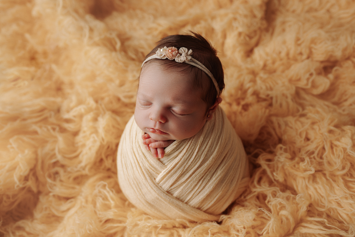 ensaionewborncuritiba,newborncuritiba,fotosderecemnascido,recemnascidoscuritba,fotografanewborncuritba,booknewborncuritiba,fotografanewborn,newborn,tainaportofotografia,tainaportofotografianewborn