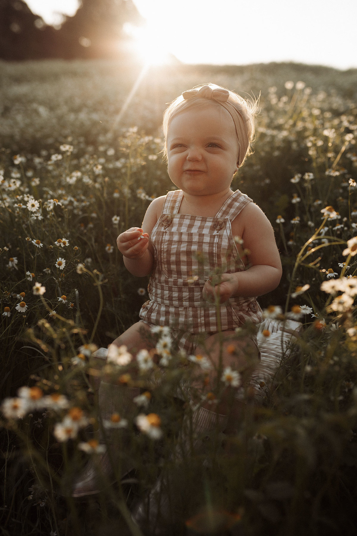 ensaioinfantil-tainaportofotografia-ensaioplantaçãodecamolila-plantação-ensaioexterno-ensaiofotograficoinfantil-fotosdebebescuritiba-ensaioinfantilcuritiba