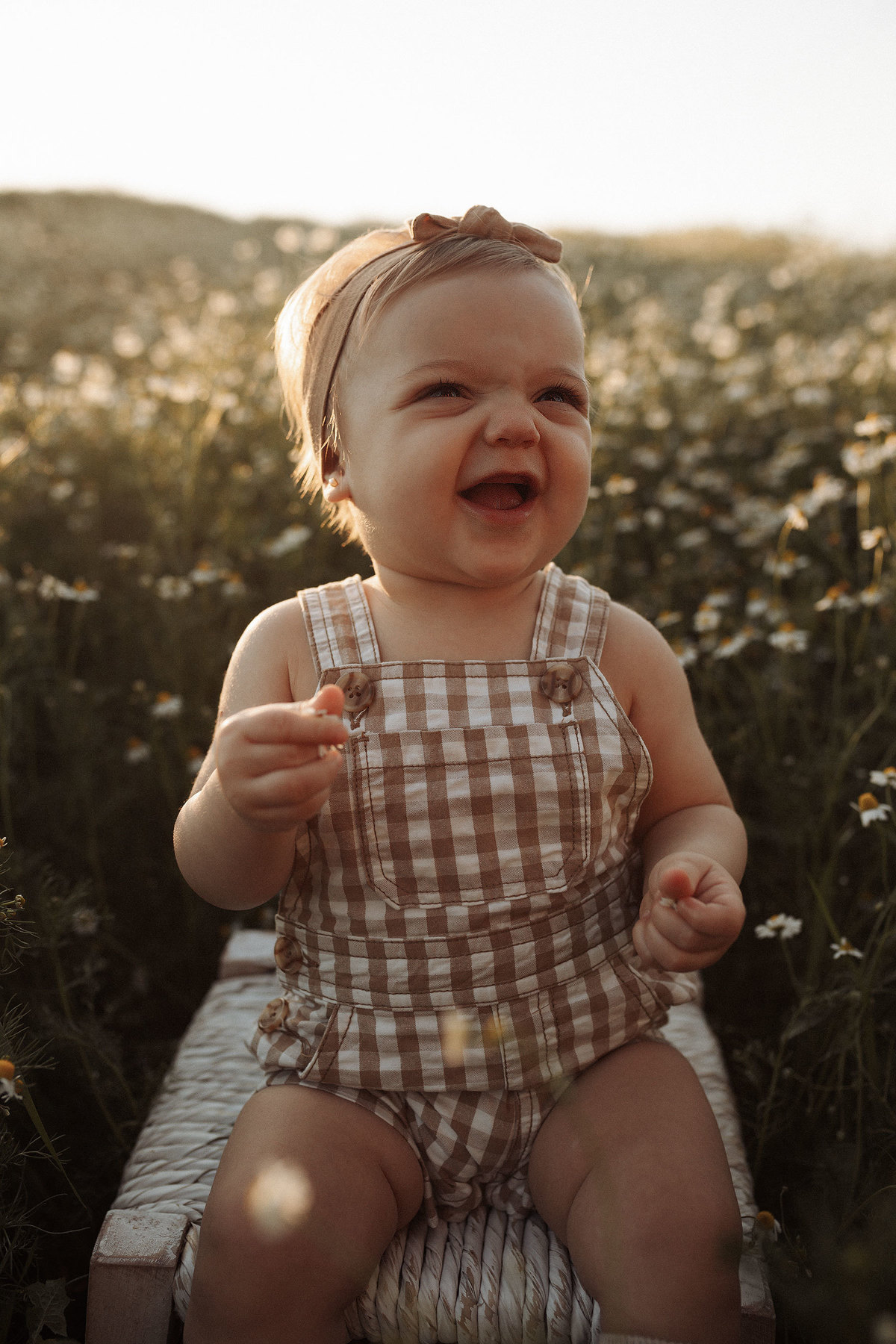 ensaioinfantil-tainaportofotografia-ensaioplantaçãodecamolila-plantação-ensaioexterno-ensaiofotograficoinfantil-fotosdebebescuritiba-ensaioinfantilcuritiba