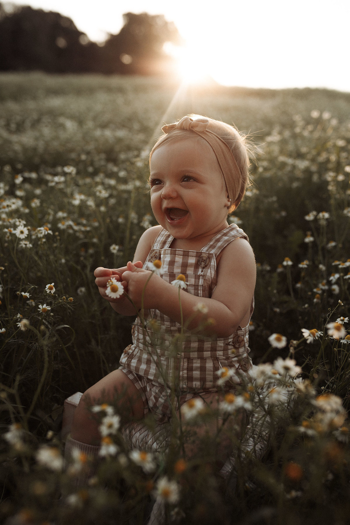 ensaioinfantil-tainaportofotografia-ensaioplantaçãodecamolila-plantação-ensaioexterno-ensaiofotograficoinfantil-fotosdebebescuritiba-ensaioinfantilcuritiba