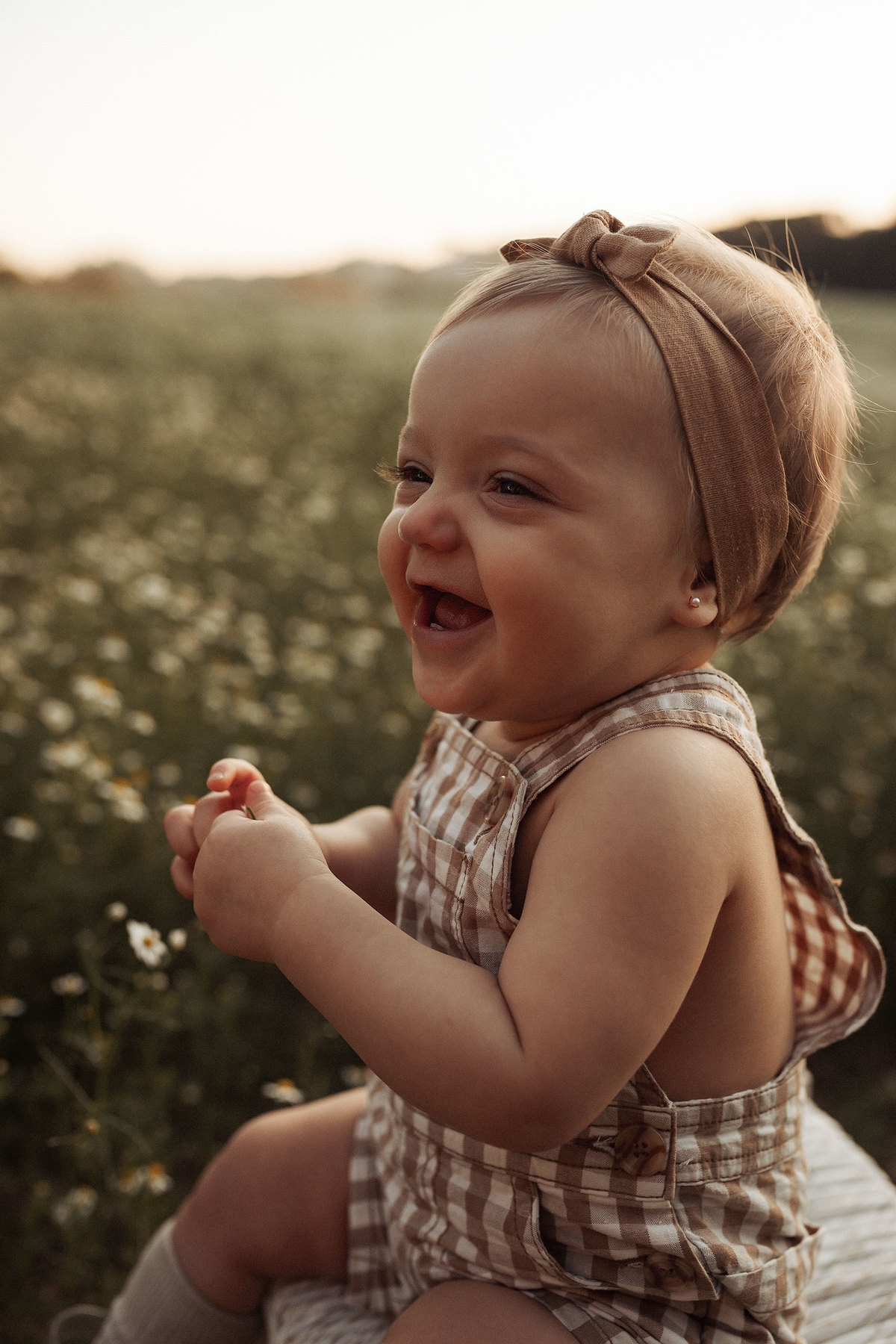 ensaioinfantil-tainaportofotografia-ensaioplantaçãodecamolila-plantação-ensaioexterno-ensaiofotograficoinfantil-fotosdebebescuritiba-ensaioinfantilcuritiba