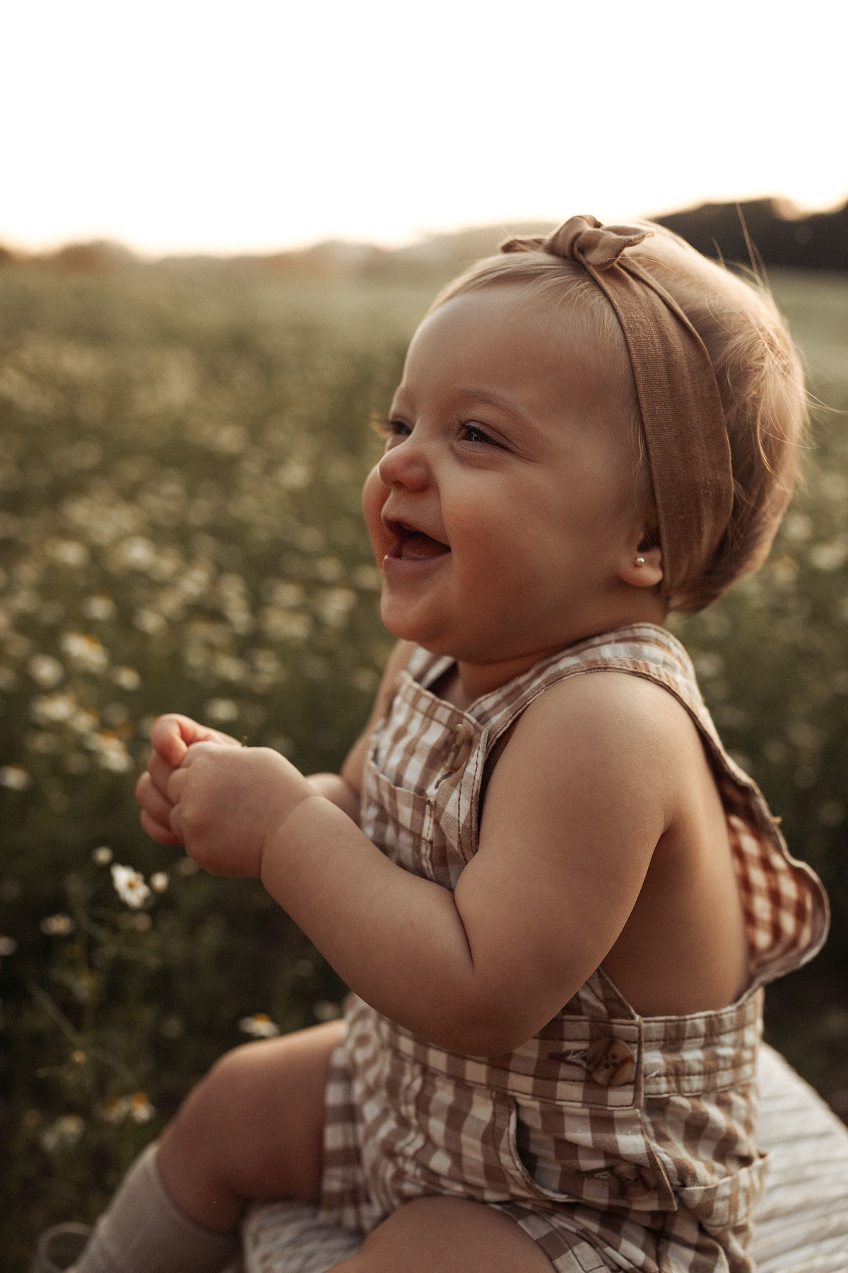 ensaioinfantil-tainaportofotografia-ensaioplantaçãodecamolila-plantação-ensaioexterno-ensaiofotograficoinfantil-fotosdebebescuritiba-ensaioinfantilcuritiba