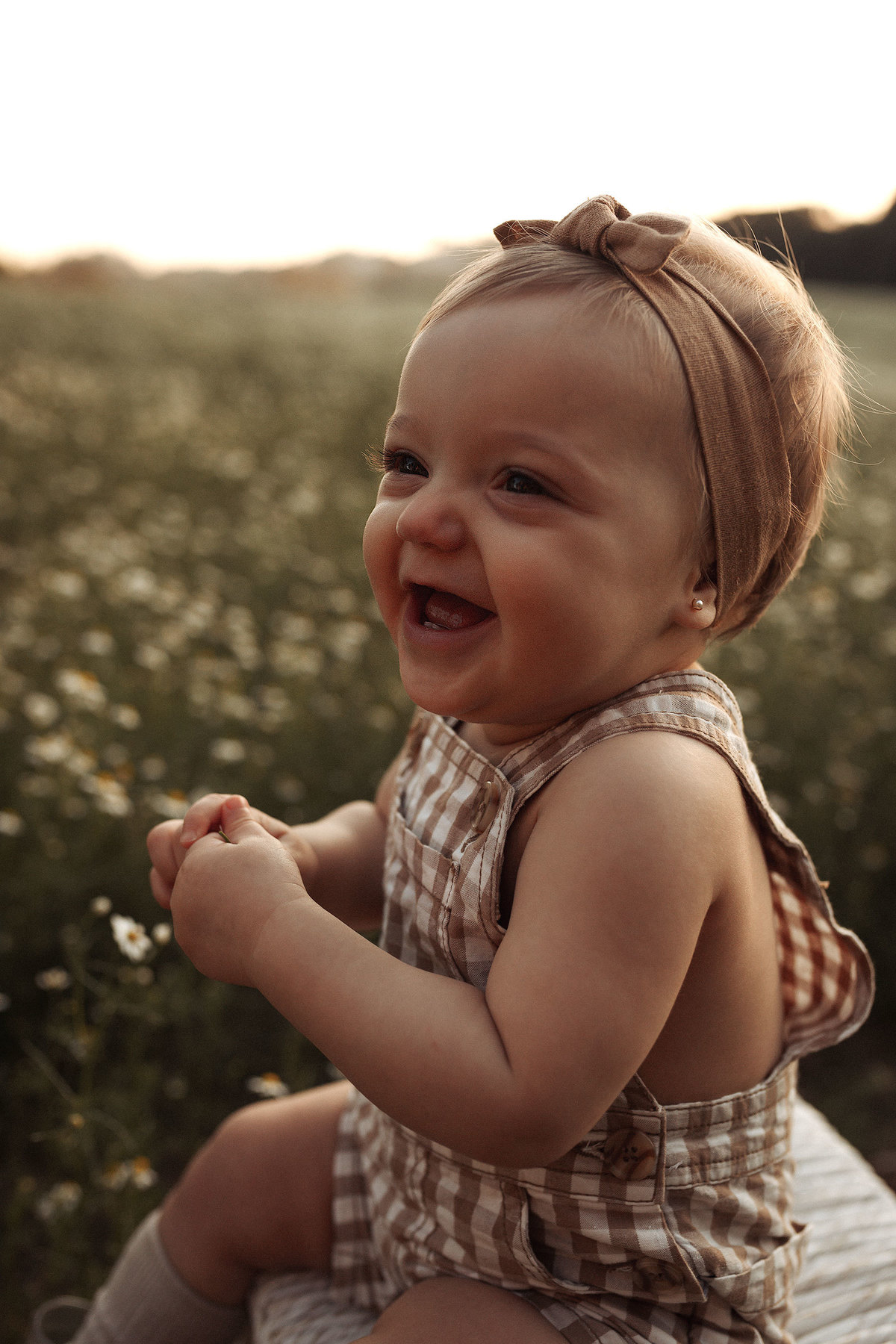 ensaioinfantil-tainaportofotografia-ensaioplantaçãodecamolila-plantação-ensaioexterno-ensaiofotograficoinfantil-fotosdebebescuritiba-ensaioinfantilcuritiba