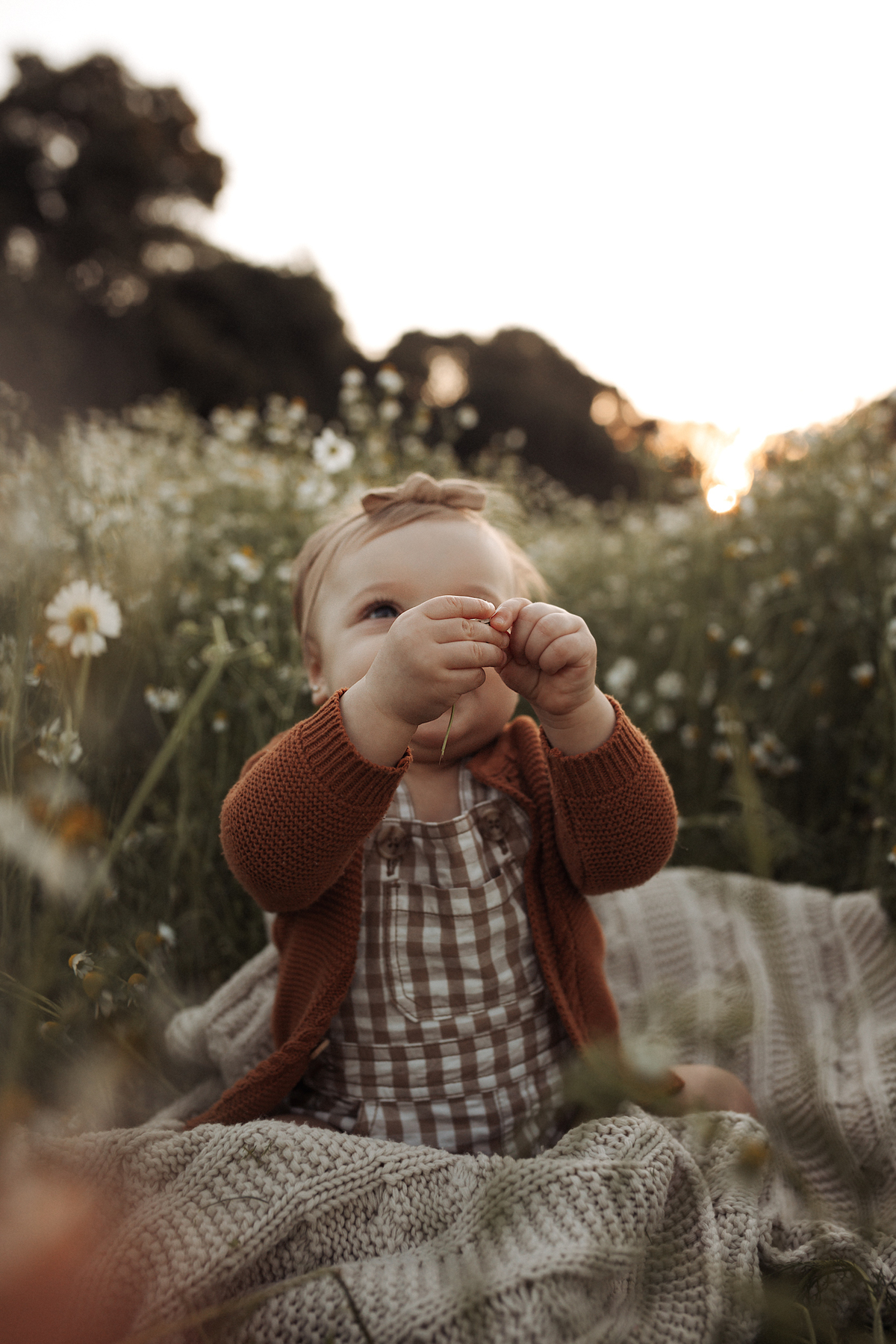ensaioinfantil-tainaportofotografia-ensaioplantaçãodecamolila-plantação-ensaioexterno-ensaiofotograficoinfantil-fotosdebebescuritiba-ensaioinfantilcuritiba