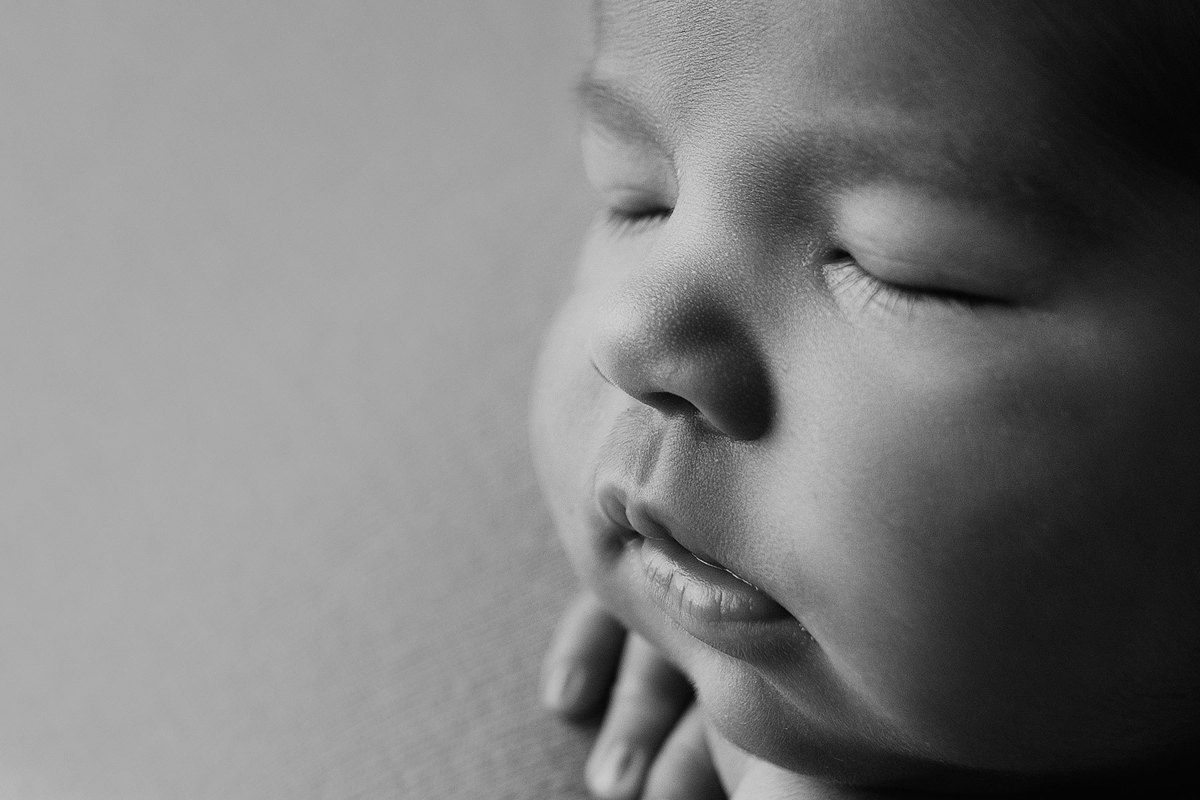 ensaionewborncuritiba,newborncuritiba,fotosderecemnascido,recemnascidoscuritba,fotografanewborncuritba,booknewborncuritiba,fotografanewborn,newborn,tainaportofotografia,tainaportofotografianewborn