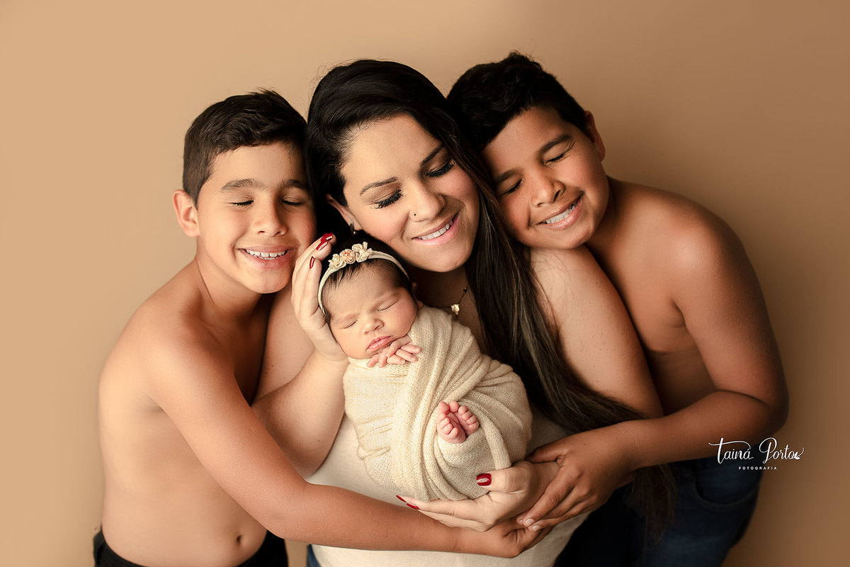 ensaionewborncuritiba,newborncuritiba,fotosderecemnascido,recemnascidoscuritba,fotografanewborncuritba,booknewborncuritiba,fotografanewborn,newborn,tainaportofotografia,tainaportofotografianewborn
