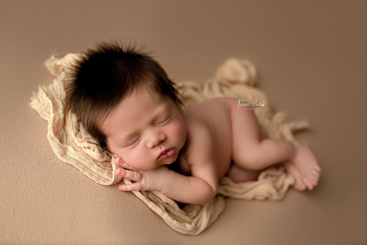 ensaionewborncuritiba,newborncuritiba,fotosderecemnascido,recemnascidoscuritba,fotografanewborncuritba,booknewborncuritiba,fotografanewborn,newborn,tainaportofotografia,tainaportofotografianewborn