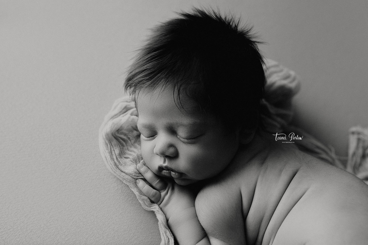 ensaionewborncuritiba,newborncuritiba,fotosderecemnascido,recemnascidoscuritba,fotografanewborncuritba,booknewborncuritiba,fotografanewborn,newborn,tainaportofotografia,tainaportofotografianewborn