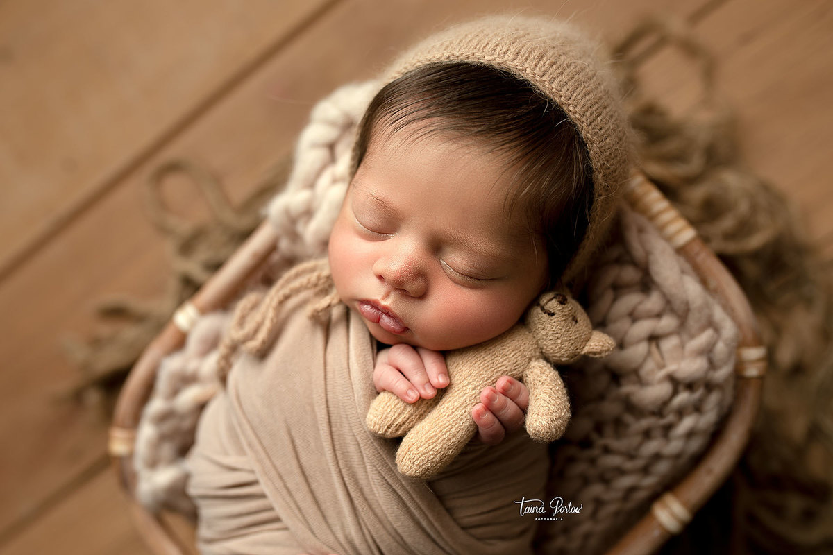ensaionewborncuritiba,newborncuritiba,fotosderecemnascido,recemnascidoscuritba,fotografanewborncuritba,booknewborncuritiba,fotografanewborn,newborn,tainaportofotografia,tainaportofotografianewborn