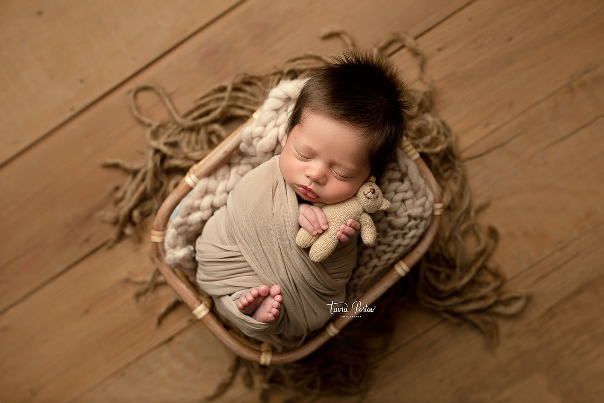 ensaionewborncuritiba,newborncuritiba,fotosderecemnascido,recemnascidoscuritba,fotografanewborncuritba,booknewborncuritiba,fotografanewborn,newborn,tainaportofotografia,tainaportofotografianewborn